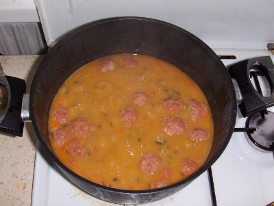 Bean stew with meat balls